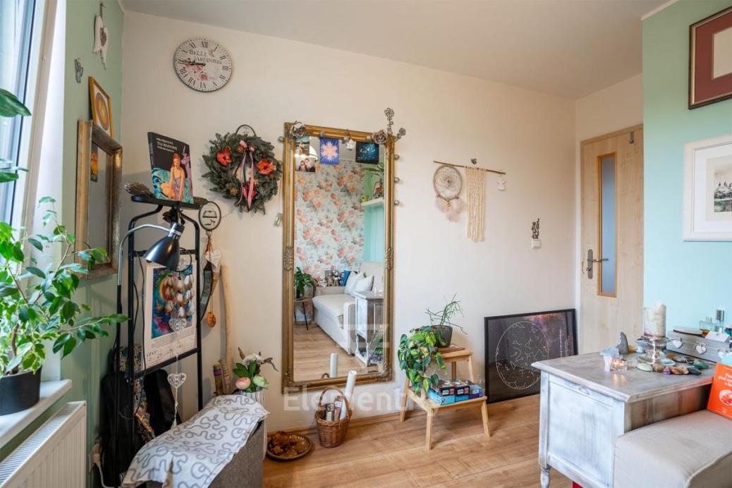 Prodej světlého bytu 4+kk (65 m²) v kompletně zrekonstruovaném domě 