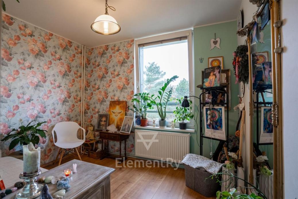 Prodej světlého bytu 4+kk (65 m²) v kompletně zrekonstruovaném domě 