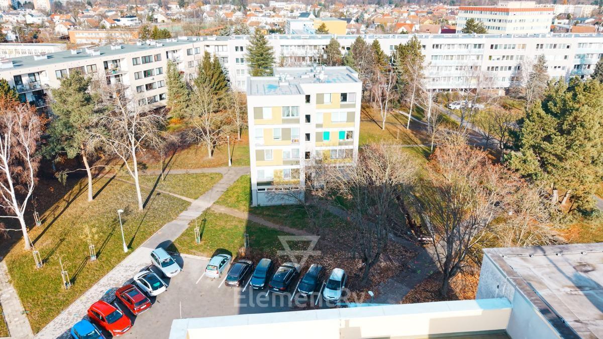 Prodej světlého bytu 4+kk (65 m²) v kompletně zrekonstruovaném domě 